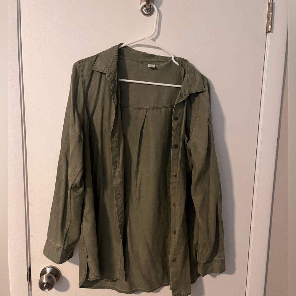 Old Navy cotton button down shirt.